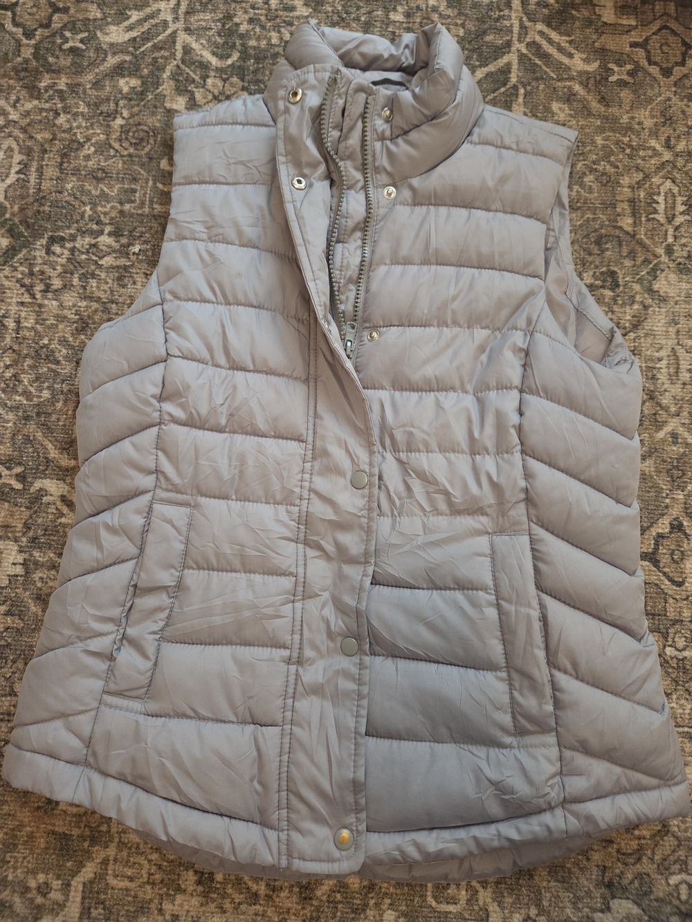 GAP Light Gray Quilted Puffer Vest - Women's